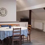 Auf Vierseitenhof *