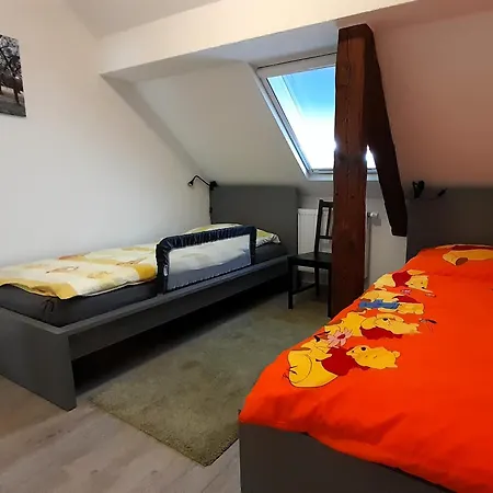 Auf Vierseitenhof *